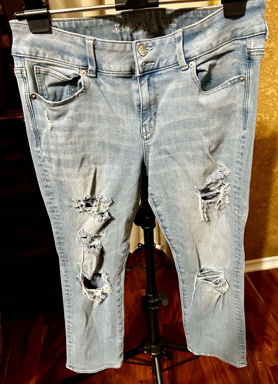 American Eagle Outfitters Light Wash Distressed Denim Jeans Size 10